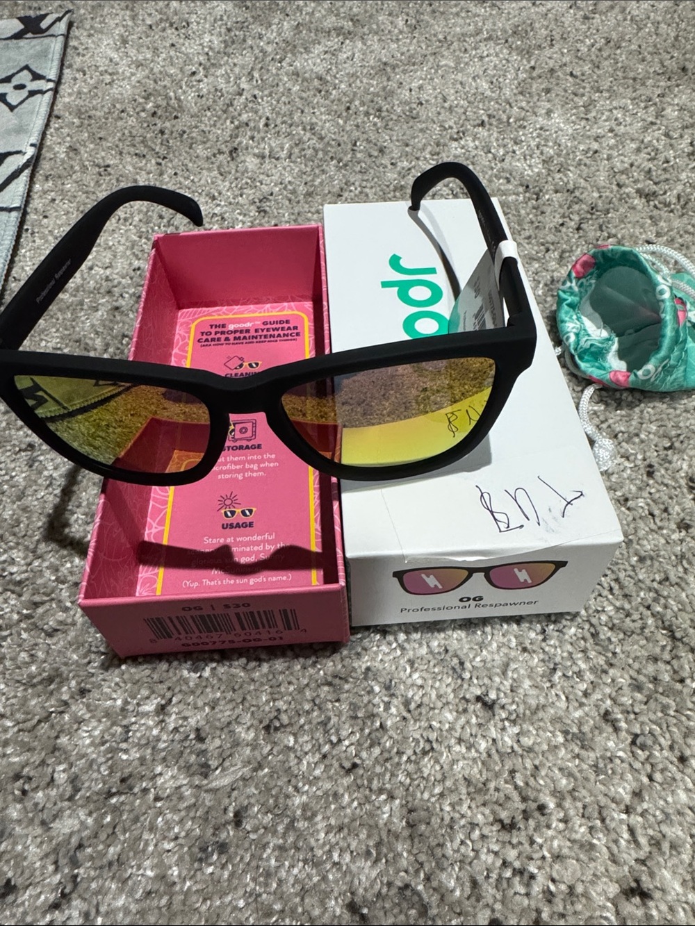 Unbranded Black Frame Sunglasses with Yellow Mirrored Lenses